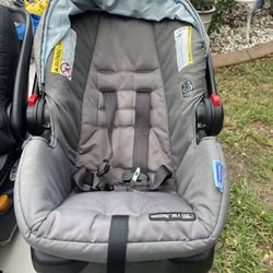Graco Infant Car seat