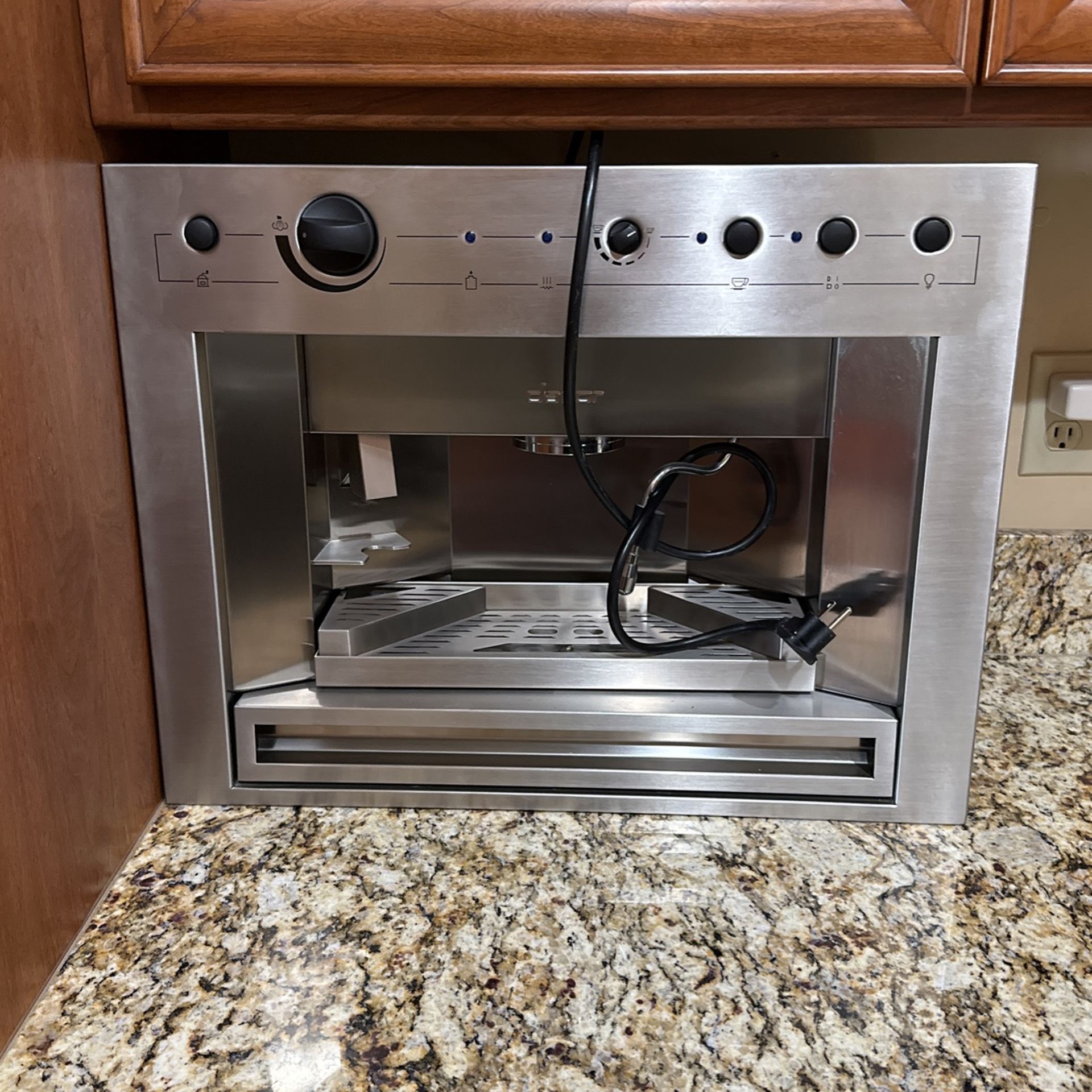 DECOR BUILT IN COFFEE/CAPPUCCINO MAKER