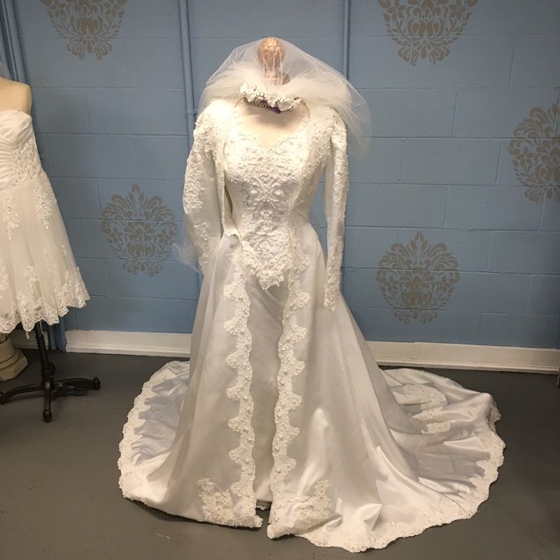 Beautiful New Wedding Dress
