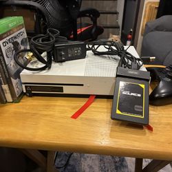 Xbox One S - 500gb With 250gb External SSD, 3 Games