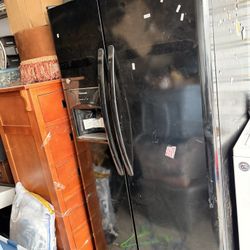 Frigidaire Refrigerator 