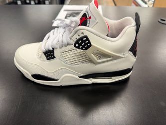 Air Jordan 4 Retro White Red Black Sneaker 9.5