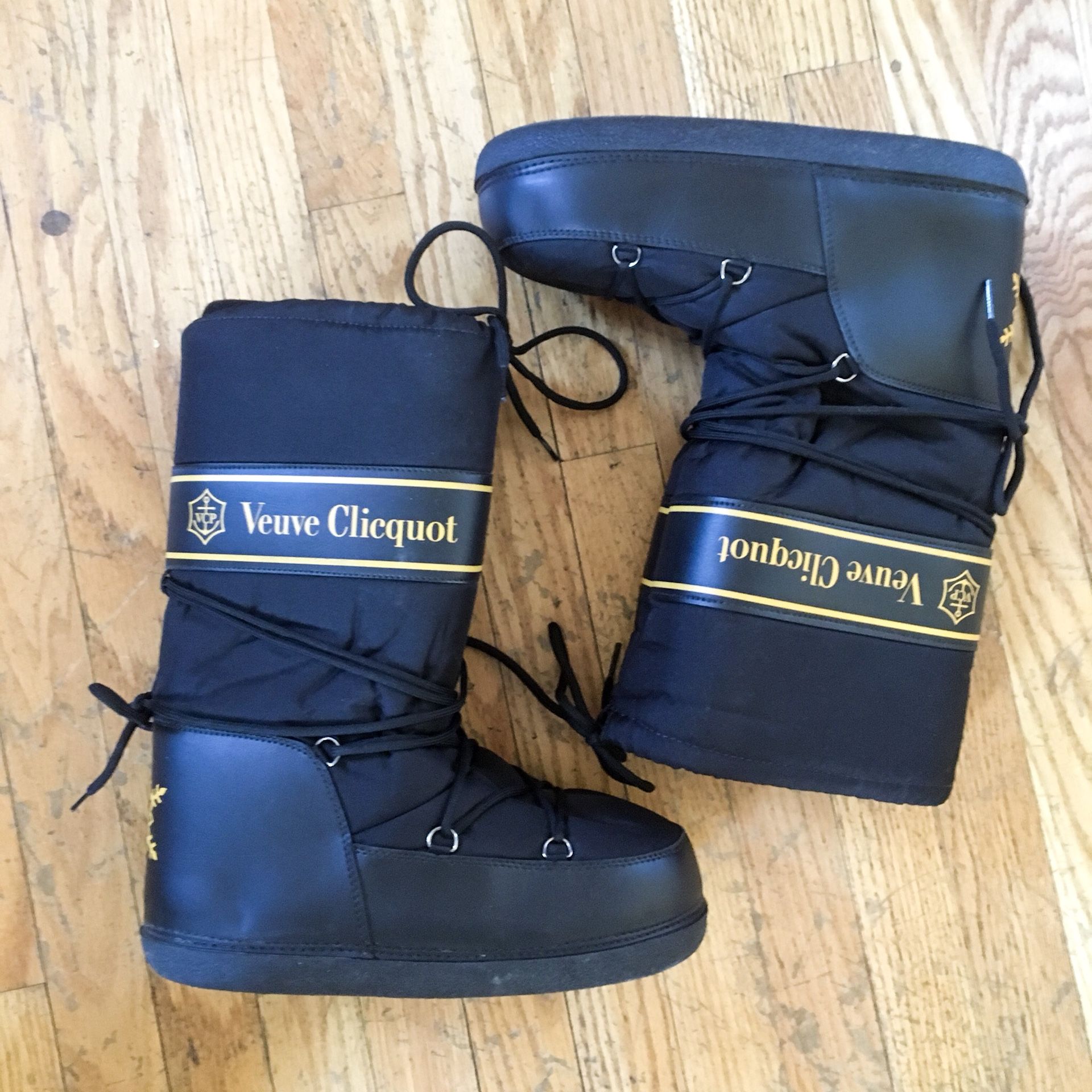 Veuve clicquot moon boots sale