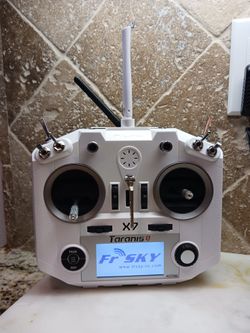 Taranis QX7 W/XJT Module