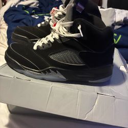 Air Jordan 5 Retro Black Metallic Silver Sneakers