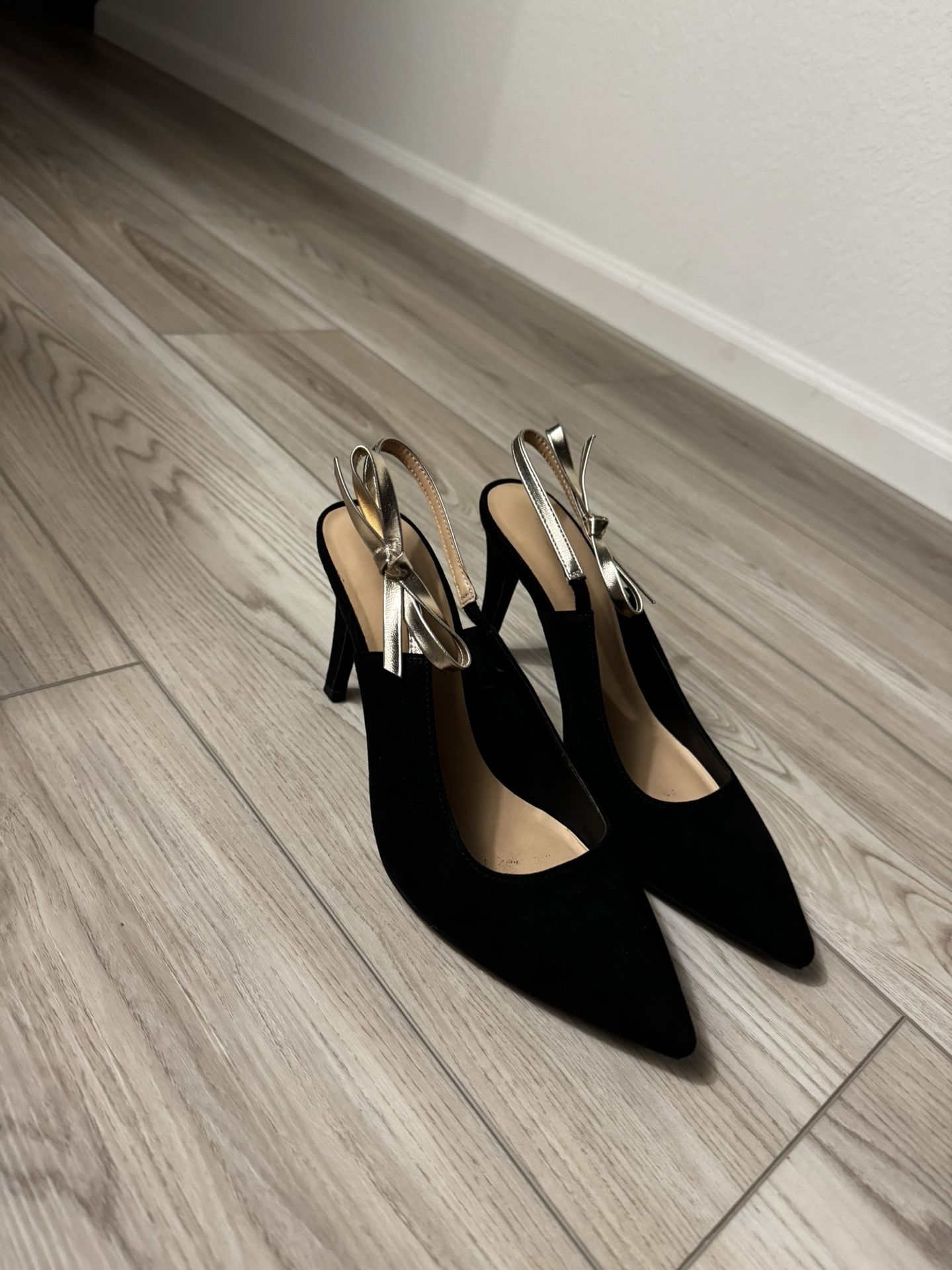 Ann Taylor Factory - Black Pointed Toe Heels With Gold Sling back Strap