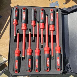 Milwaukee 10 pc. 1000V Insulated Screwdriver Set with EVA Foam Case