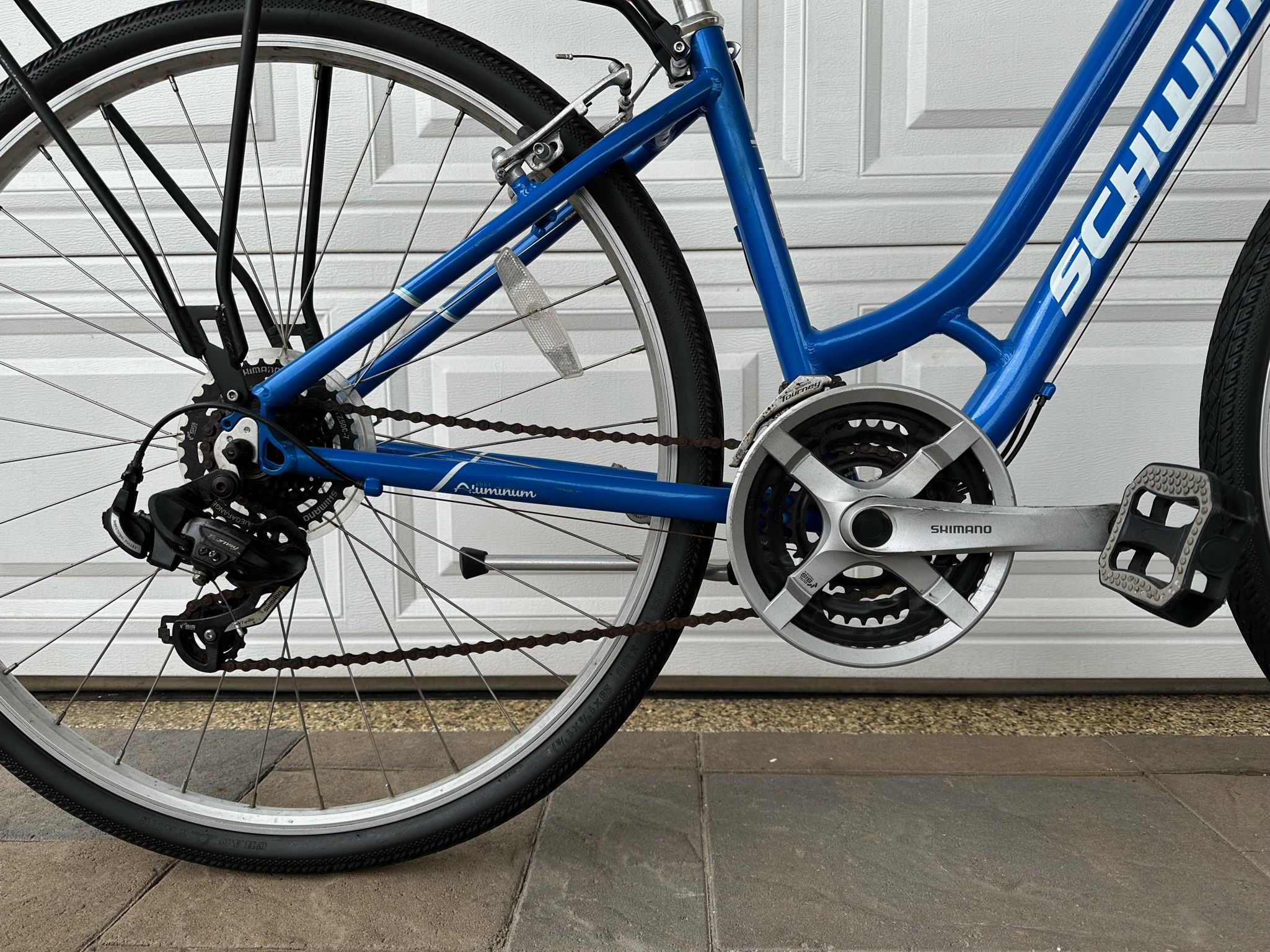 schwinn touring bicycles