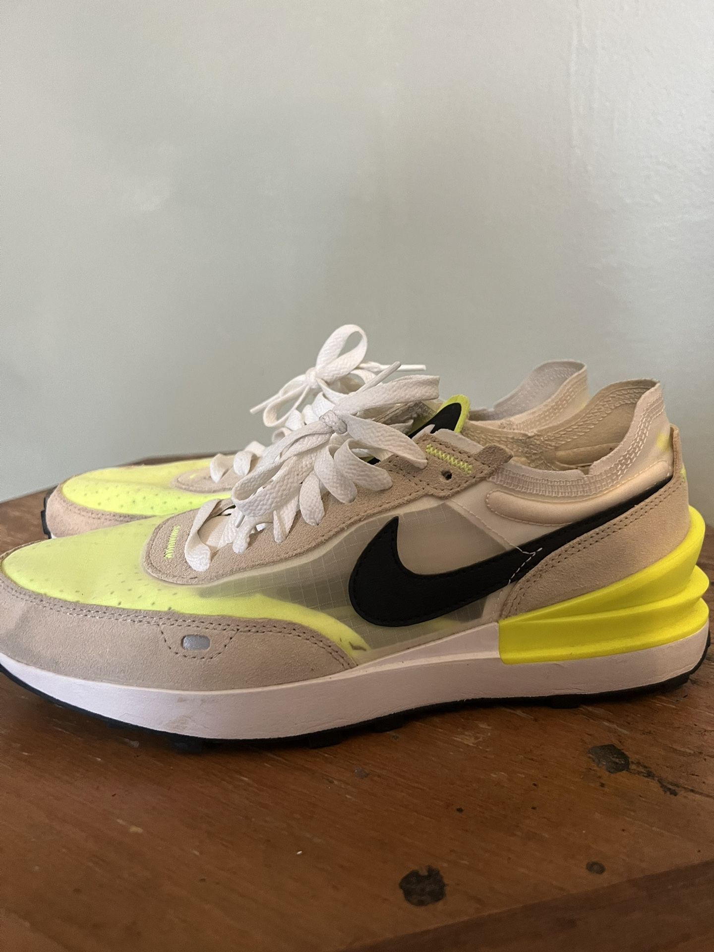 Women’s Nike 8.5