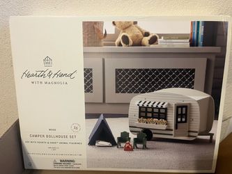 Doll house/camper