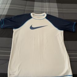 Nike Adult Medium Dri Fit Great Condition !!