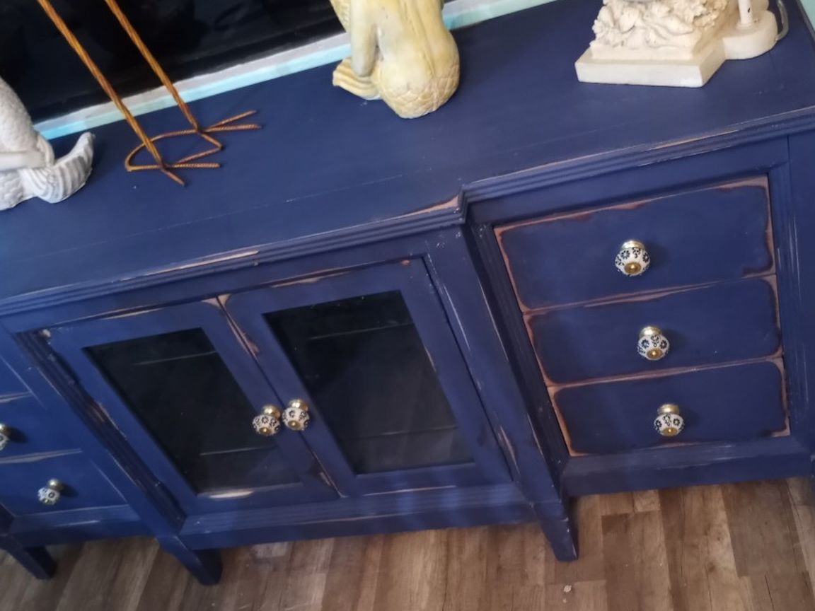 SUPER CUTE TV STAND AT PICKY PINCHERS 503 76TH AVE ST PETE BEACH OPEN TODAY 12-4 FREE DELIVERY
