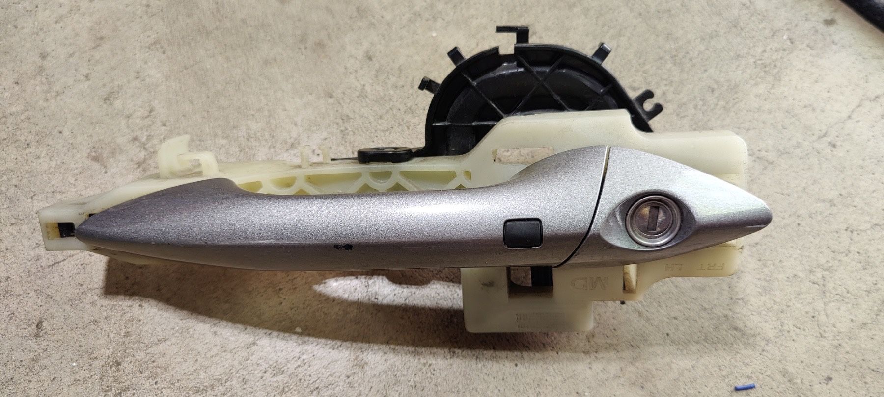 2012 elantra driver side door handle