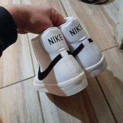 Nike Blazer MID 77' 