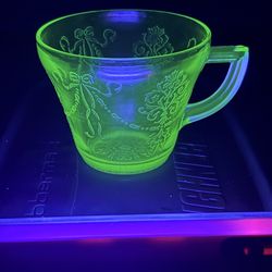 Belmont Tumbler Co Bowknot Pattern Green Vaseline Handled Custard / Tea Cup Depression Glass