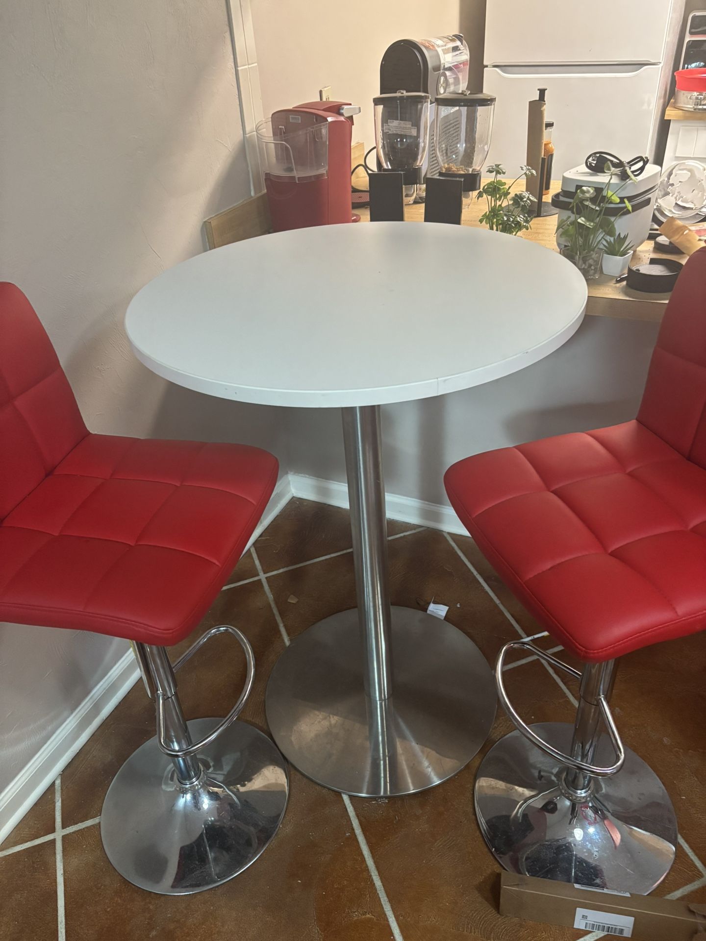 Bar Stool With Table