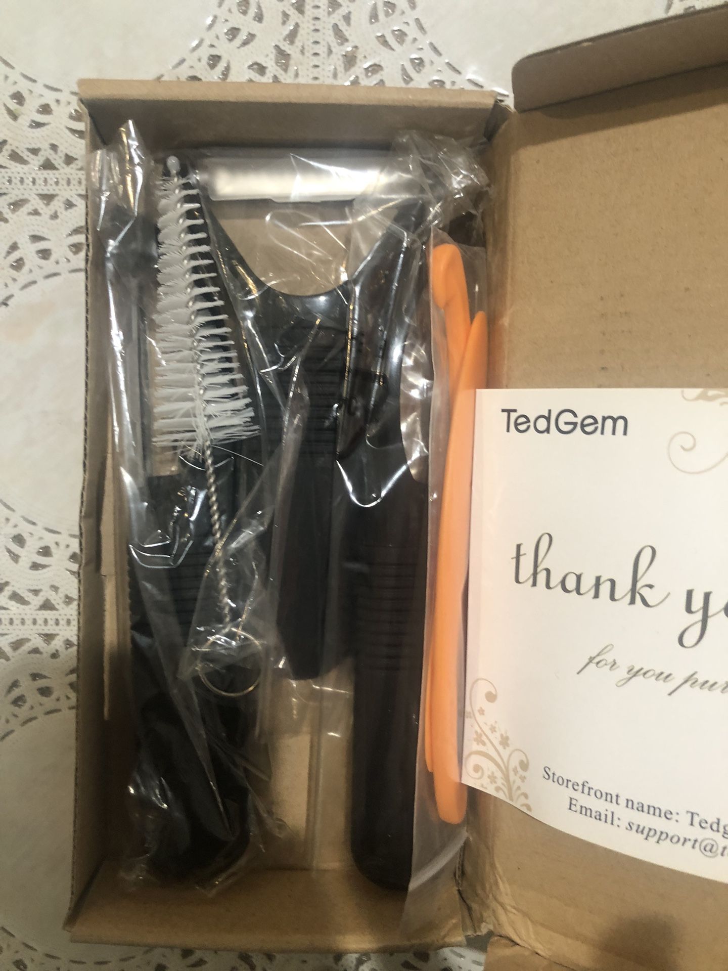 Fruit And Vegetable Peeler