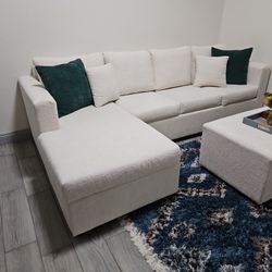 LIVING ROOM SECTIONAL 