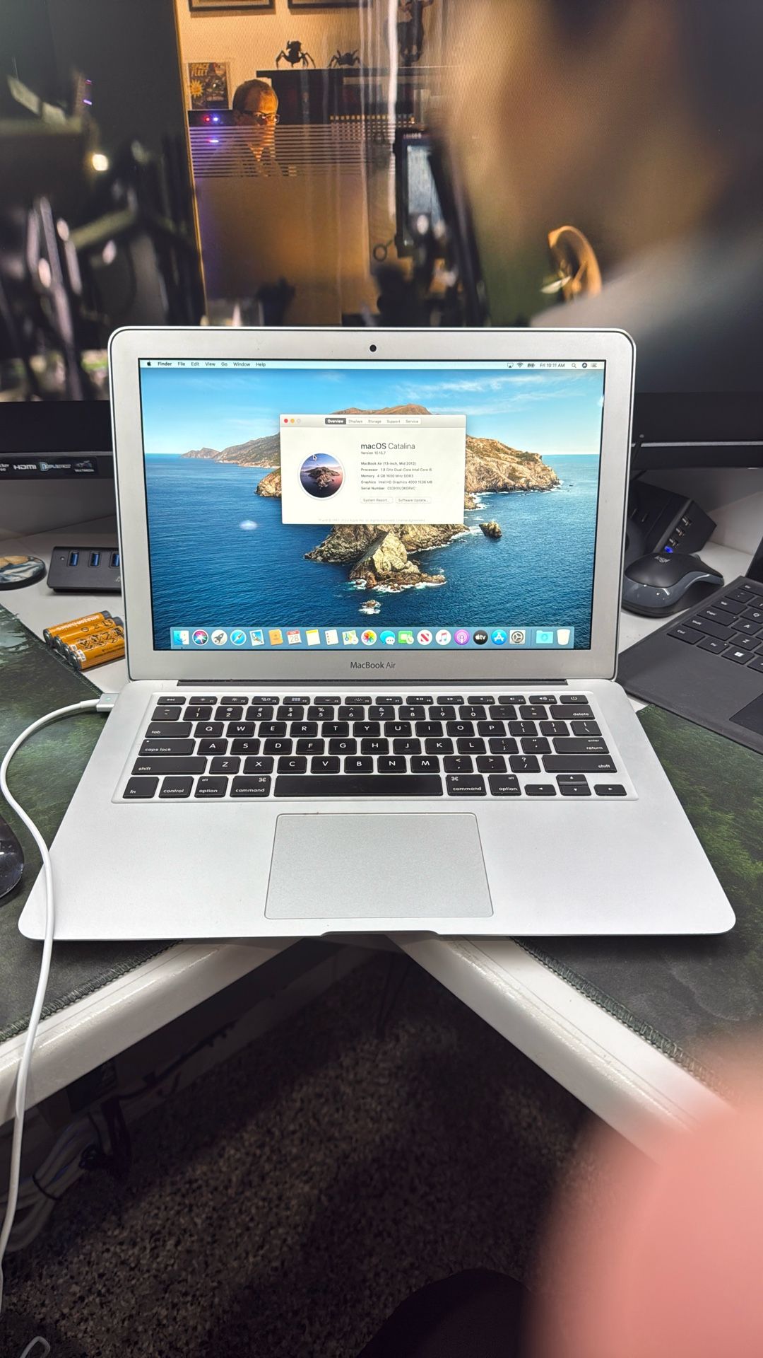 13 In MacBook Air 2012, 4gb Ram 120gb SSD
