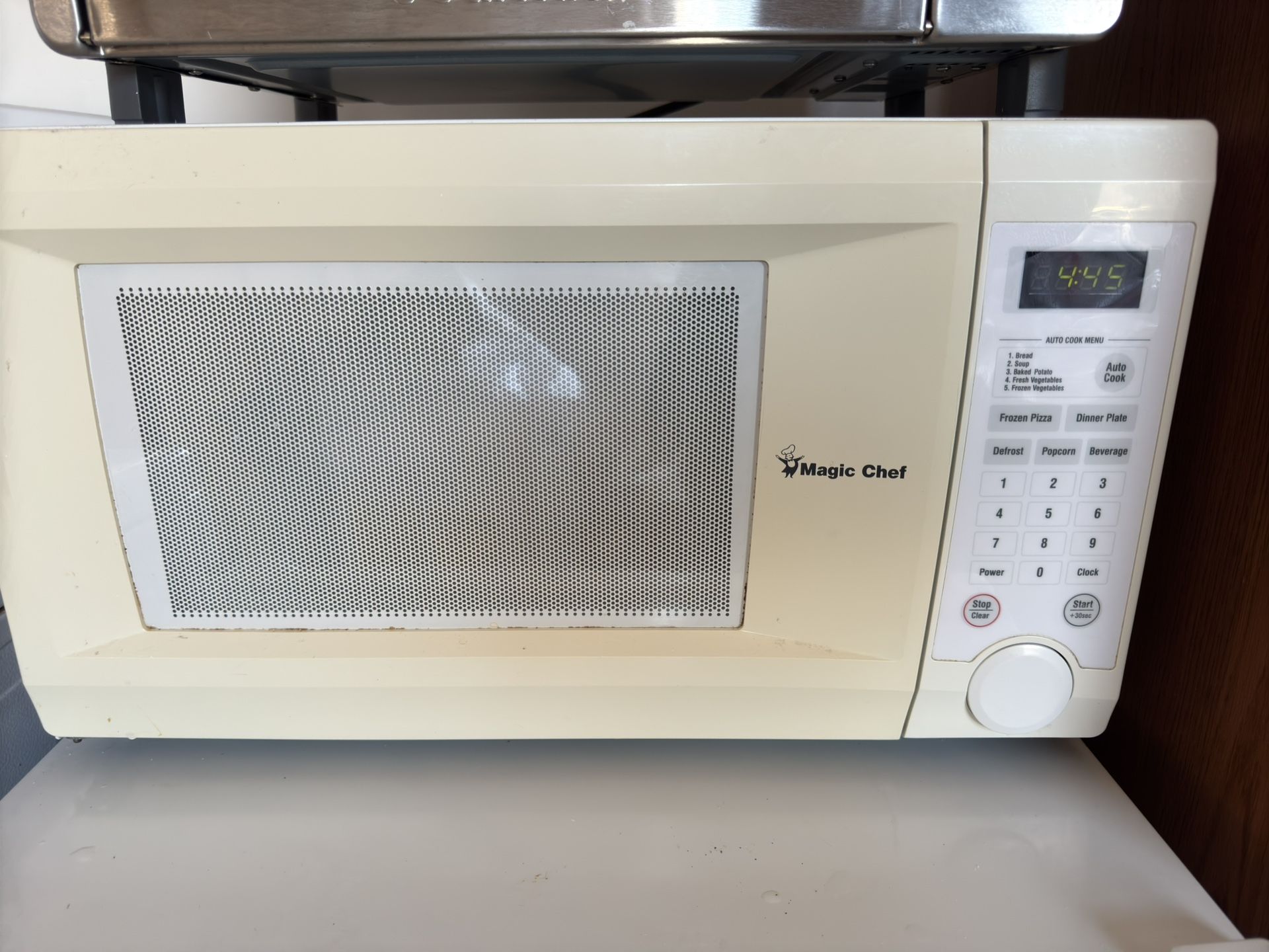 Magic Chef Digital Microwave - White