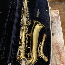 CONN ALTO SAXOPHONE 