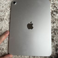 Selling iPad A16 128GB Perfect Condition like New has 1 year Apple Warranty 