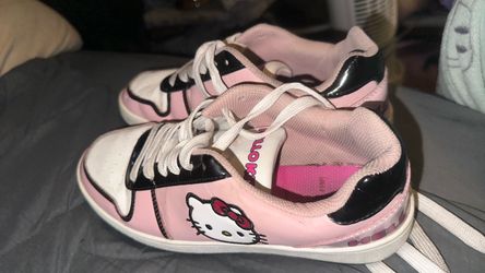 Hello kitty shoes size 7