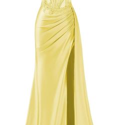 Stunning prom gown size 4