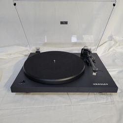 BLUETOOTH • USB TURNTABLE