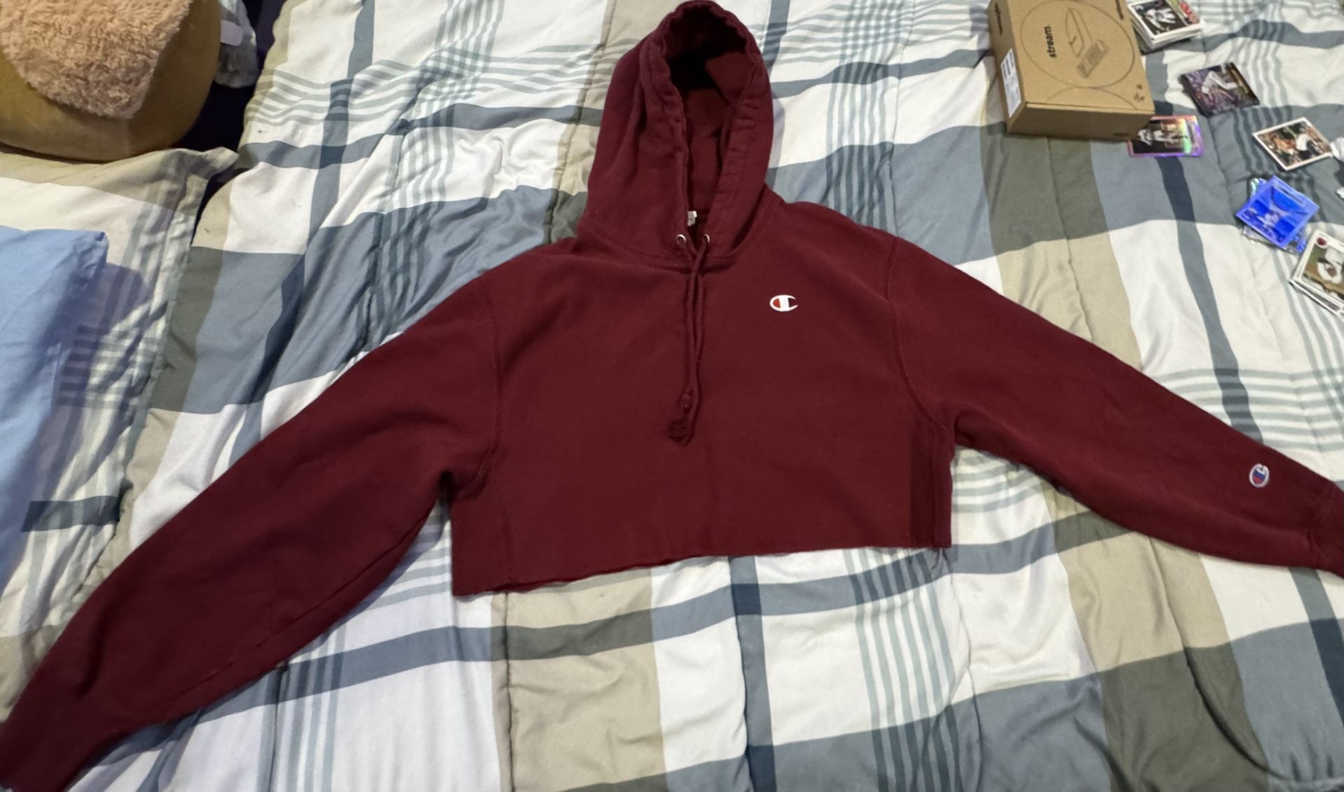 Champion Reverse Weave Cut-Off Cropped Hoodie, C Logo in Burgundy Women's
