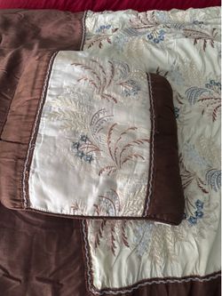 King Size Decorative Quilt and Pillow