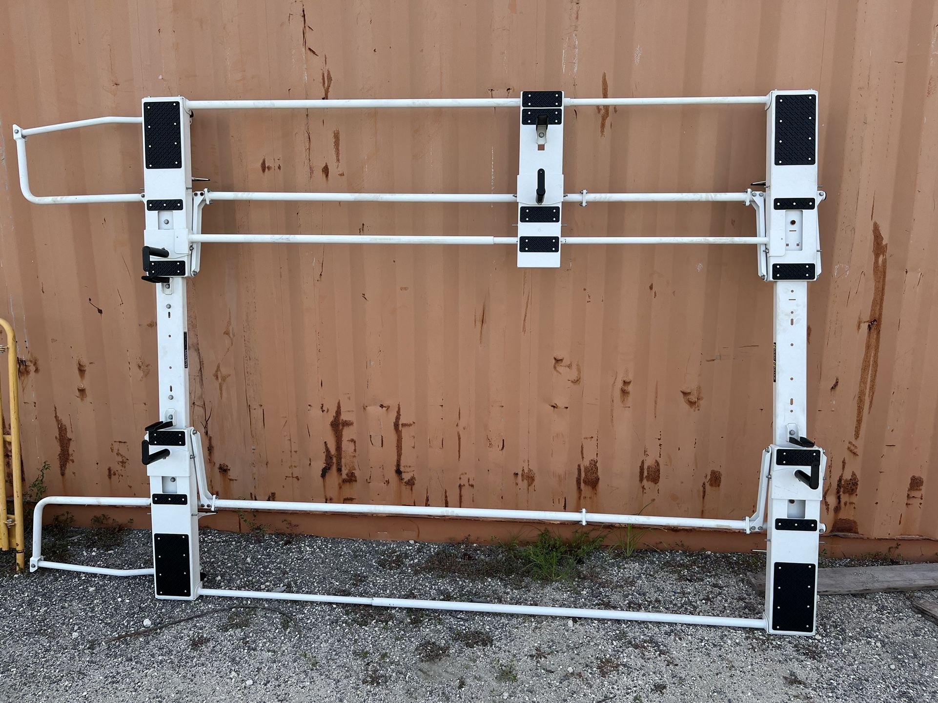 Double Ladder Rack brand new