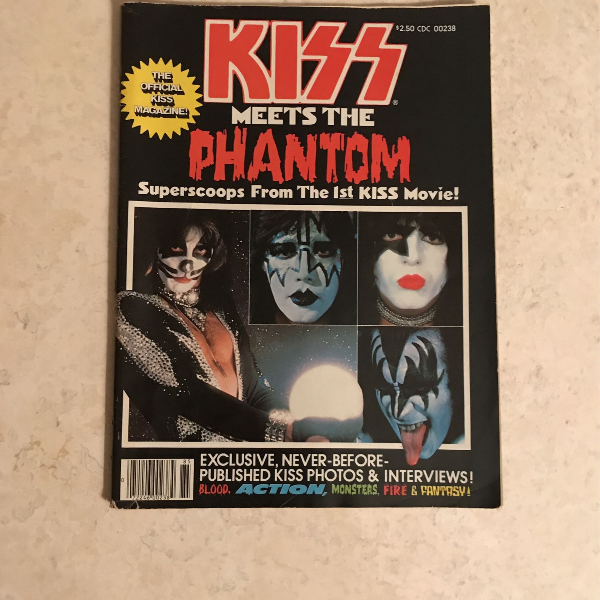 KISS Band - KISS Meets The Phantom Official KISS Magazine