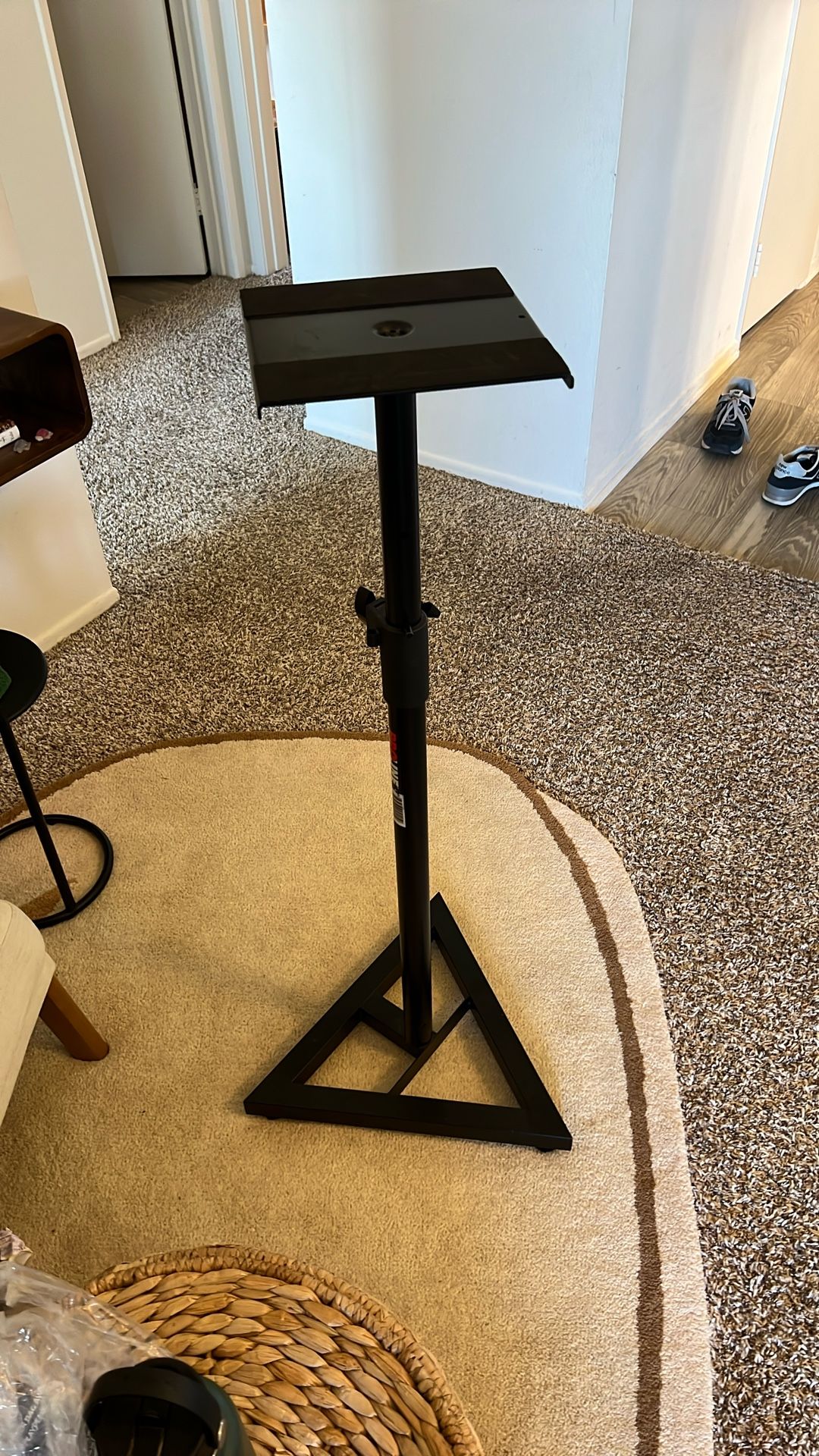 PROLINE Monitor Stand 