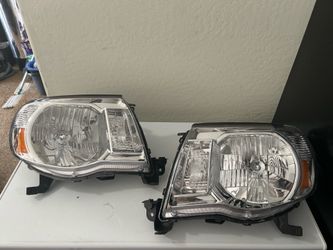 Toyota Tacoma 2005-2011 replacement headlights