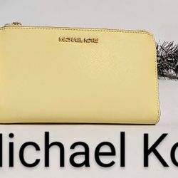 New Michael Kors Wallet