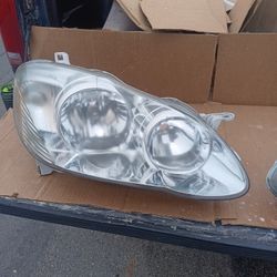 2005 Toyota Camry Le Headlight Assembly Oem (Original)