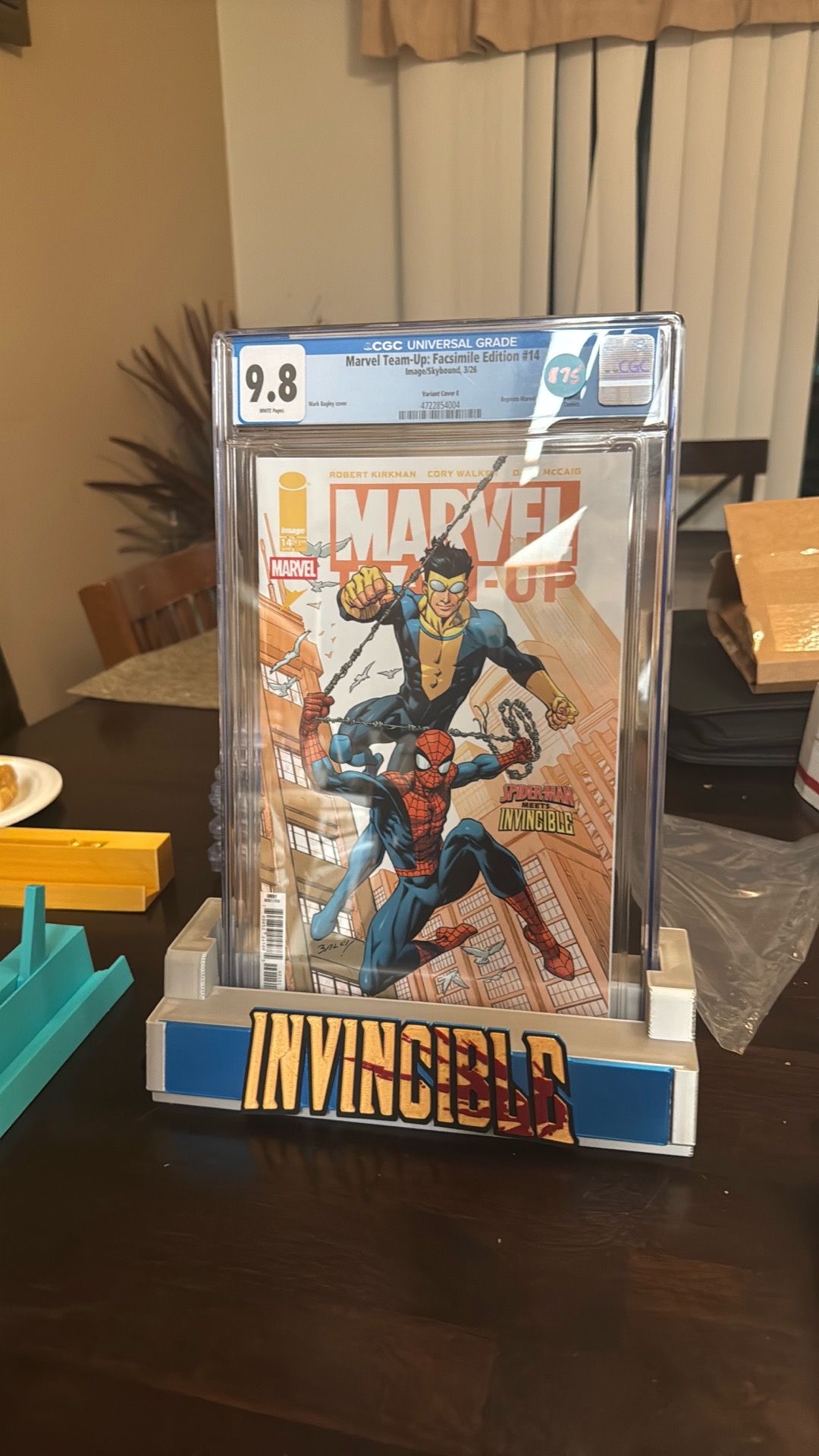 Invincible marvel team up with spiderman graded 9.8