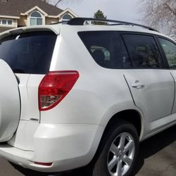 PRICED TO GO! 2006 TOYOTA RAV4 - MADE FOR YOUR SATISFACTION👍
