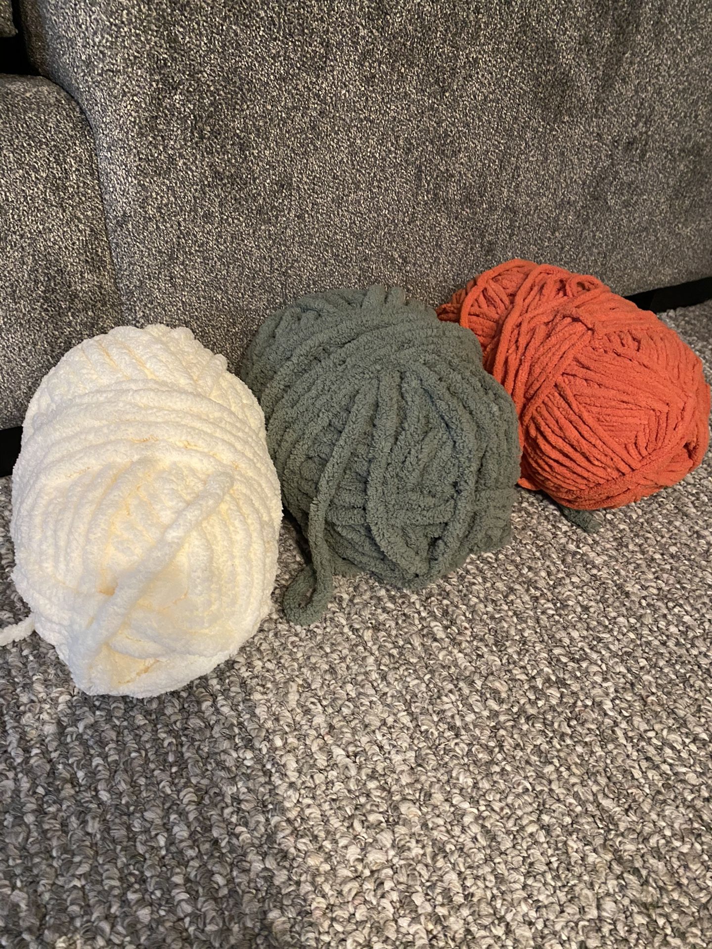 3 Skeins Of Chunky Knit Yarn-PENDING PU