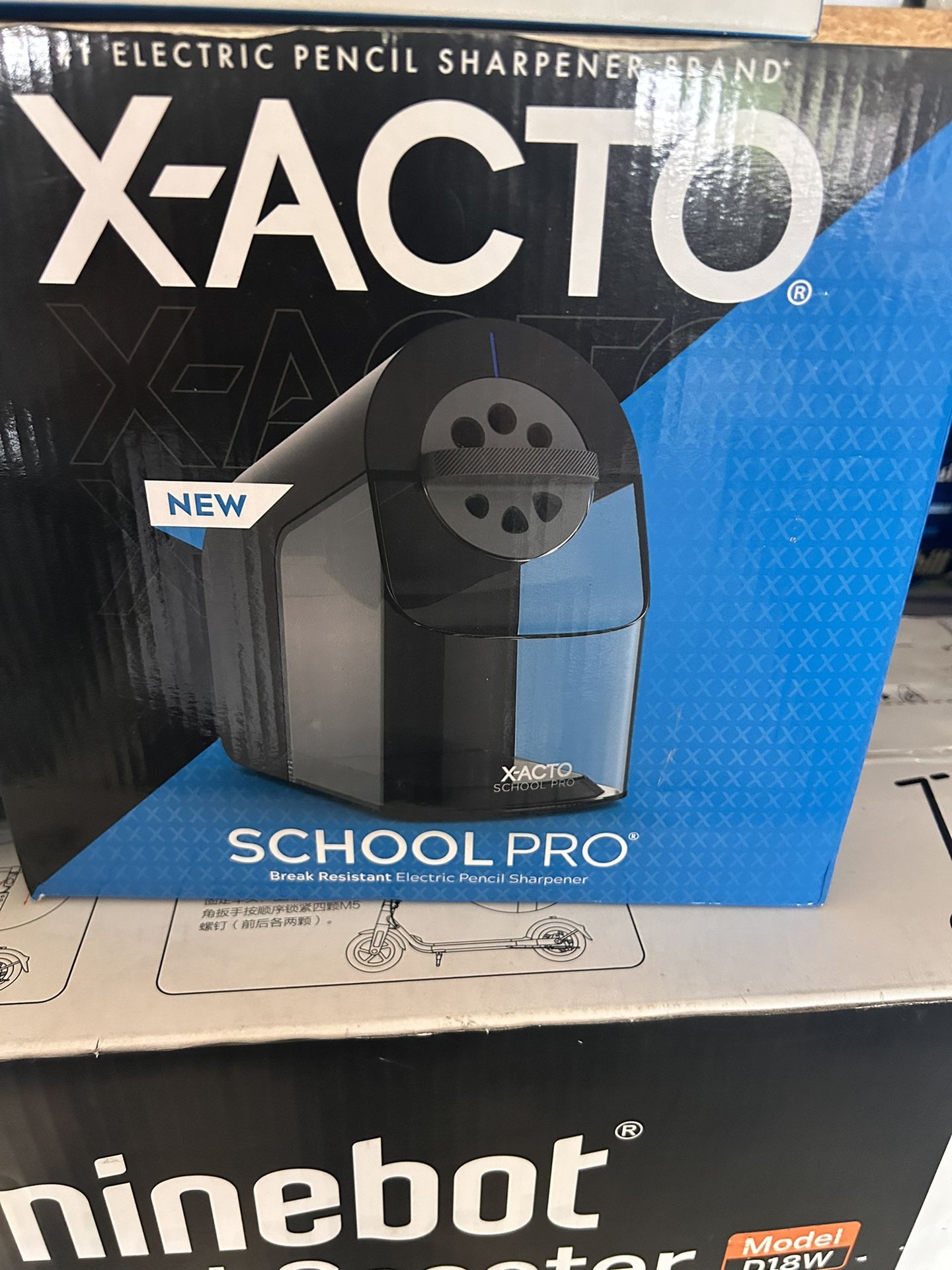 Electric pencil Sharpener