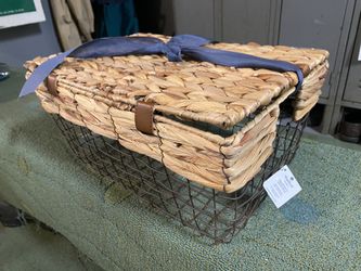 Basket / decor / holiday / decoration