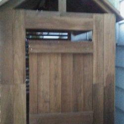 Dog Houses, Chicken Coops, Children's Play Houses..Custom Wood Craftmanship