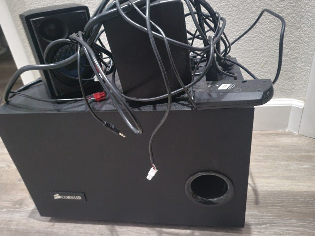Corsair SP2500 2.1 Speaker And Subwoofer
