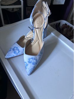 Woman’s shoes