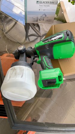 Pistola de pintar..funciona con batería Makita..  Solo herramienta…