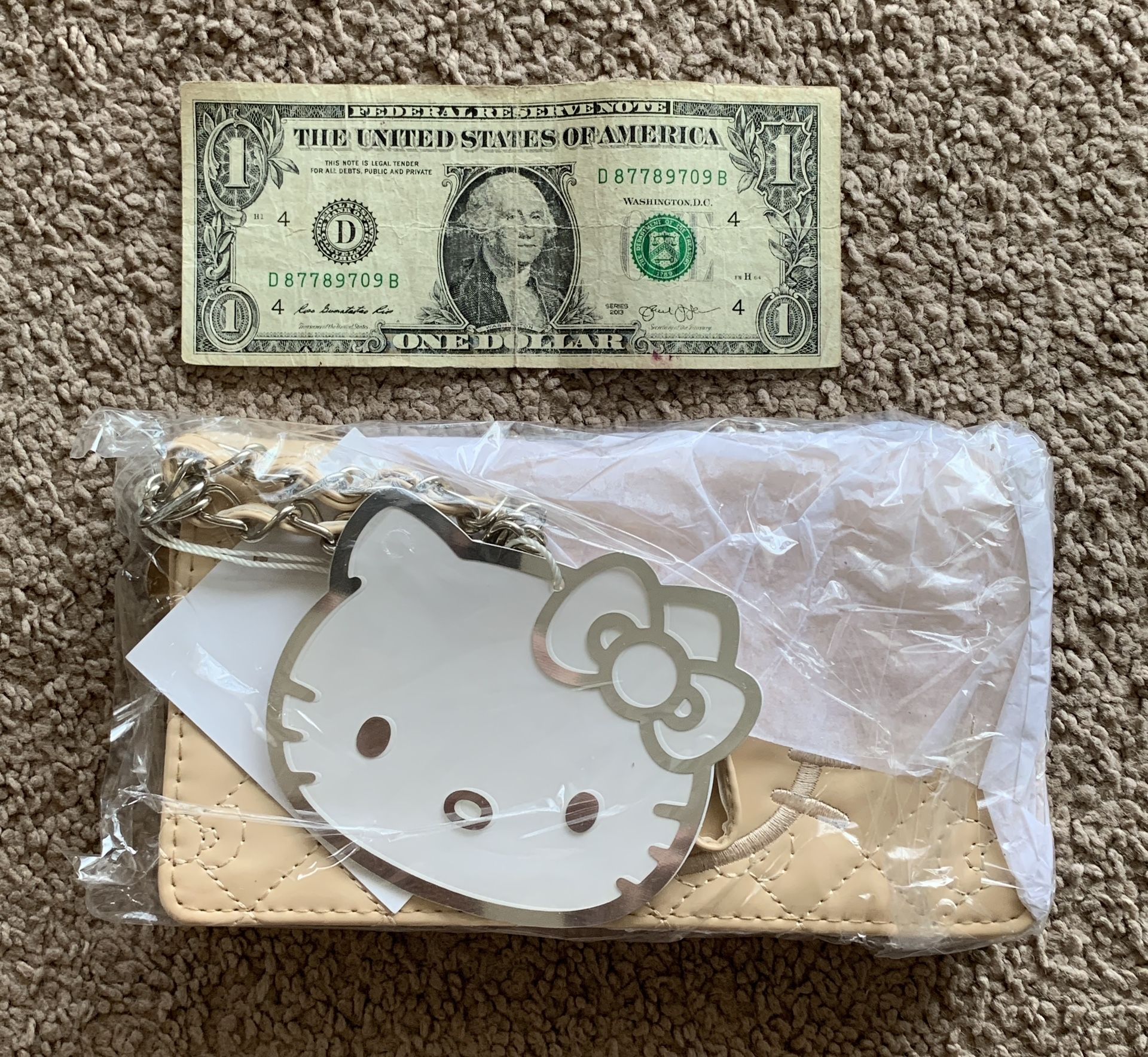 HELLO KITTY WRISTLET POUCH