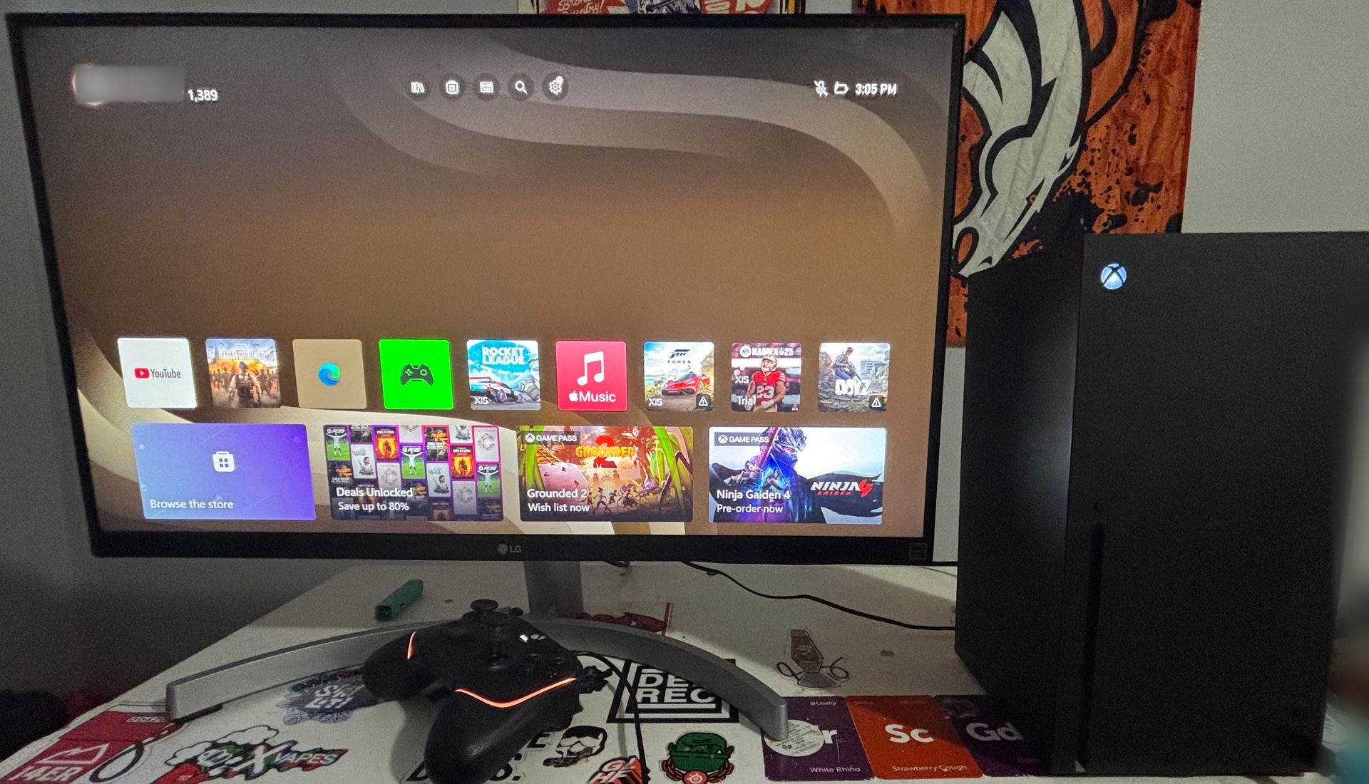 Xbox Series X HDR Monitor & Controller