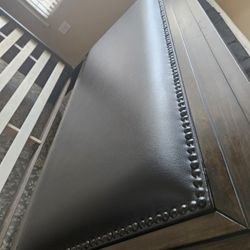 Twin Bed Farm With Matress Box 