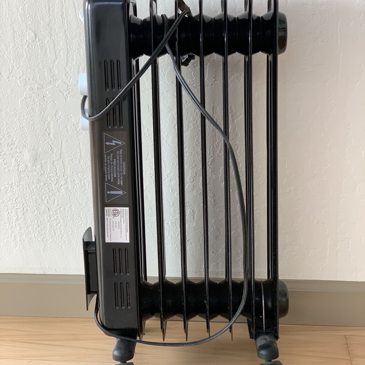 PELONIS Electric Oil-Filled Radiator Heater (Model HO-0279) 